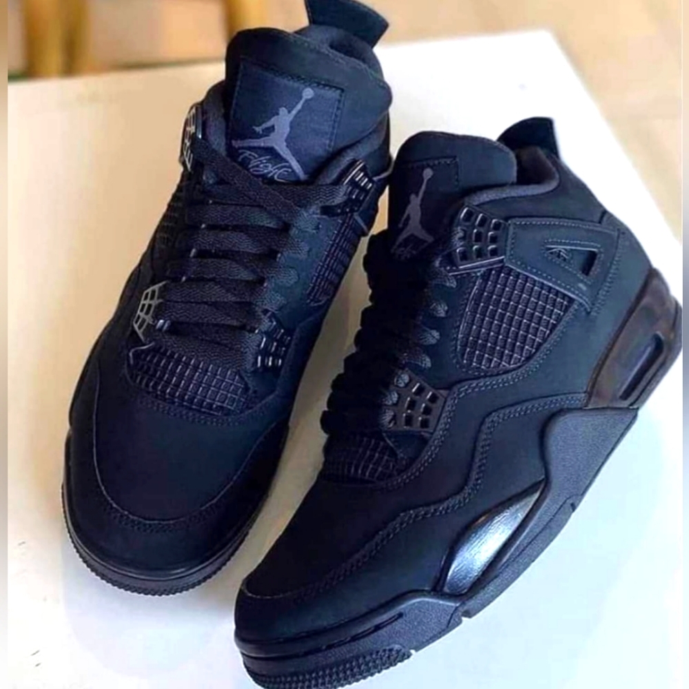 Air Jordan 4 Retro "Black Cat"